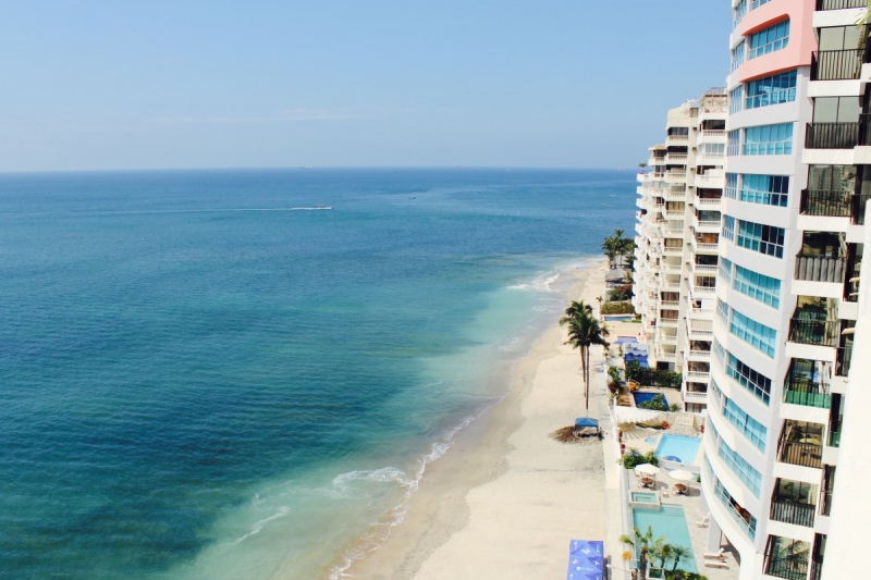 chambre-hote-ARTIGUES-min_beach_ocean_shore_hotel_palm_tree-33726